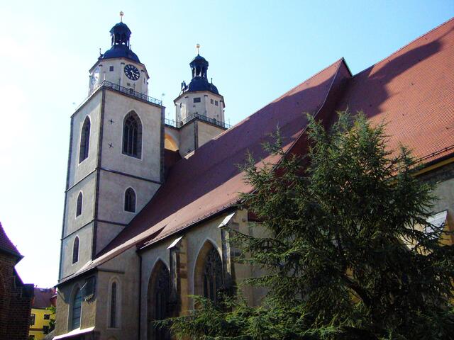 In der Stadtkirche hat Luther gepredigt. Und zwar so rustikal, dass ihn das Volk verstanden hat.