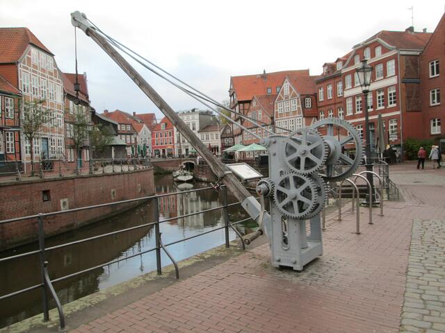 Ladekran am Alten Hafen.