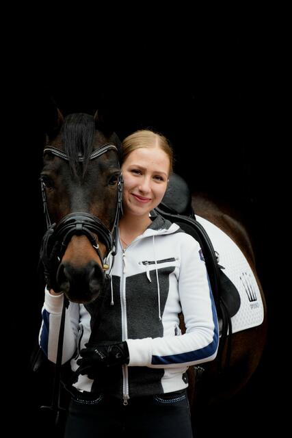 Sophie Erdt platziert bereits mit 17 Jahren in der M-Dressur | Foto: Barbara Erdt