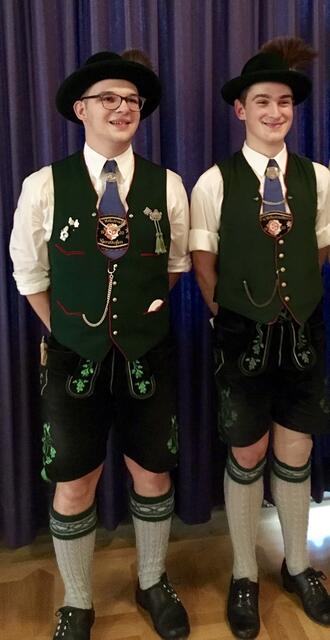 Das Warten hat sich gelohnt. Sebastian Pfiffner (li.) haben den 2. und Maximilian Riedl den 1. Platz erreicht.