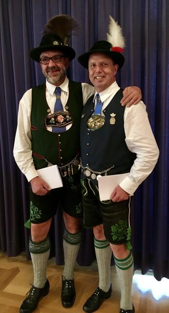 1. Vorstand Armin Hoppmann (li.) belegte nach langen Jahren Pause gleich den 1. Platz und nimmt zum ersten Mal beim "Löwen" teil.