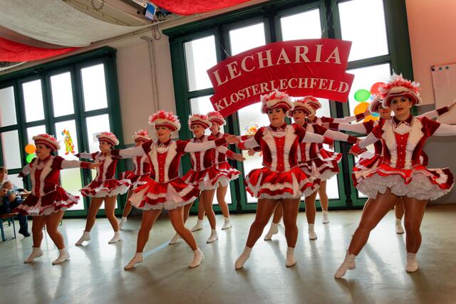 Garantiert ein Hingucker sind die graziösen Tänzerinnen der Lecharia.