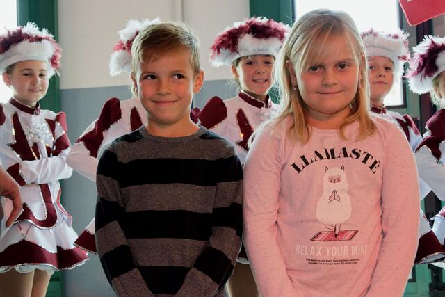 Prinz Fabi I. „von Tore lässt er keine rein, doch bockig kann er sein“ und Prinzessin Nele I. „von hohem Ross“ sind das Kinderprinzenpaar der Lecharia.