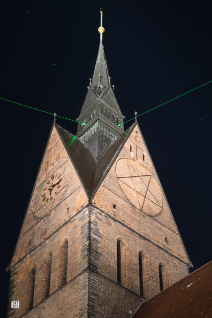 MARKTKIRCHE - alle Lichtspots wurden per Laserstrahlen miteinander verbunden