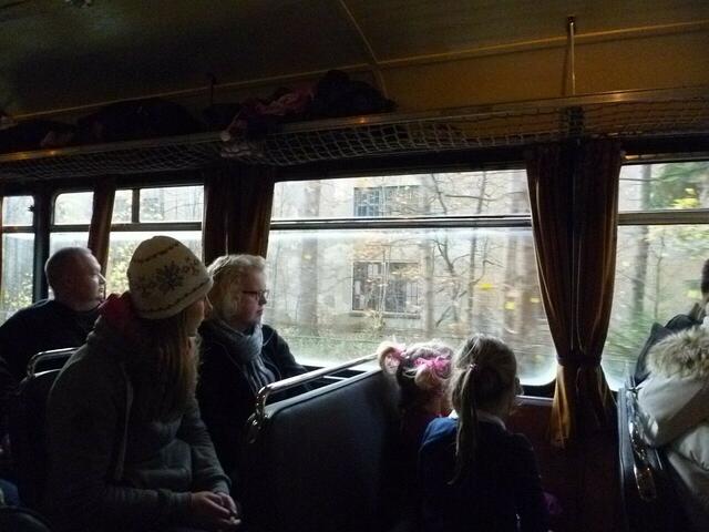 Ein Lagerhaus der ehemaligen Heeresmunitionsanstalt (3 Etagen). Die Fabrikationsgebäude sind eingeschossig und sehen eher wie Baracken aus.