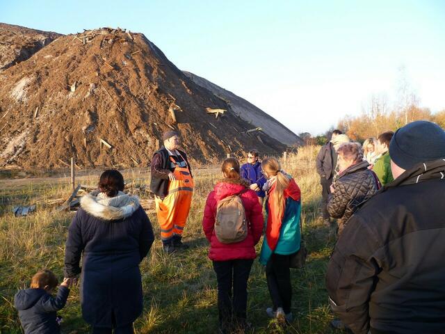 Der Chef der Kalibahn hält einen Vortrag über das Kaliwerk Niedersachsen/Riedel.