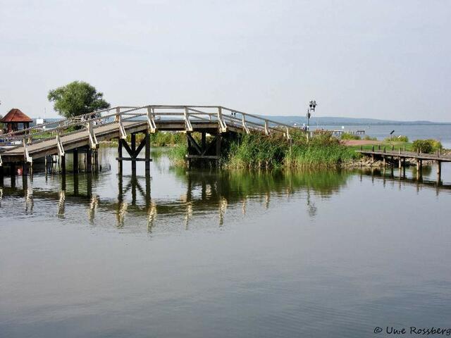 Neue Brücke zur Uferpromenade in Steinhude 6.9.