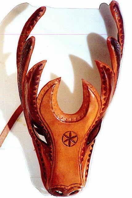 Ledermaske Gruppe der Boes in Ottana Sardinien