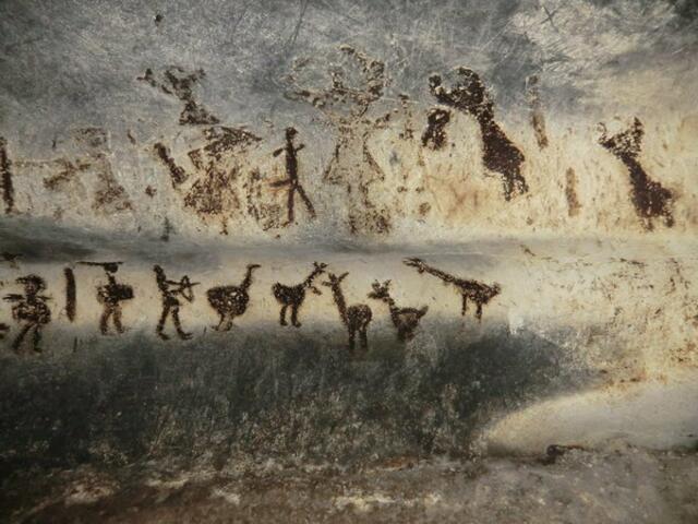 Vogeljagd ( unter Reihe ) und Vogelbälge als Kopfaufsätze (obere Reihe) Magura-höhle in Nordwestbulgarien Neolithisch