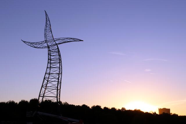 Zauberlehrling und Gasometer (rechts unten)