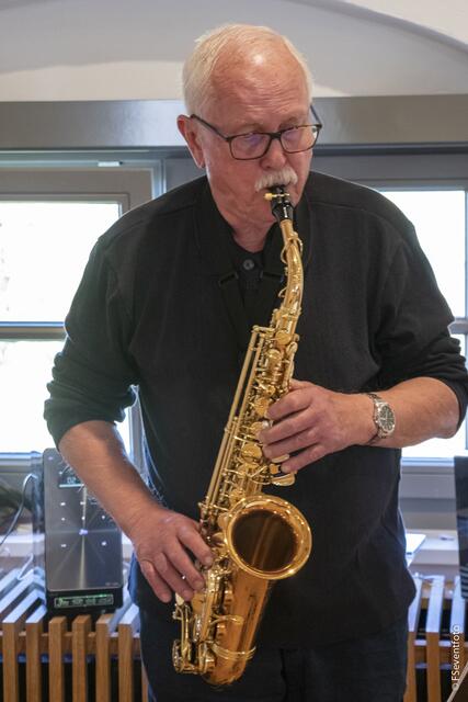 Zum 35. Kreisseniorennachmittag lud der AWO-Ortsverein Friedberg in den großen Saal im Wittelsbacher Schloss Friedberg. Für die musikalische Unterhaltung: Franz Becke