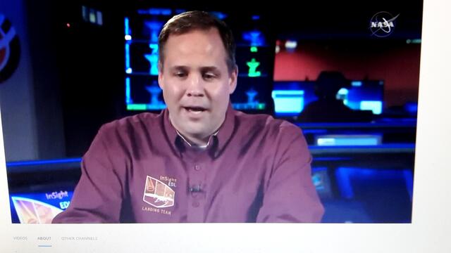 . . . NASA-Chef Jim Bridenstine nach der Landung von "InSight" beim Interview im "Mission Control Center" in Pasadena/Kalifornien . . .