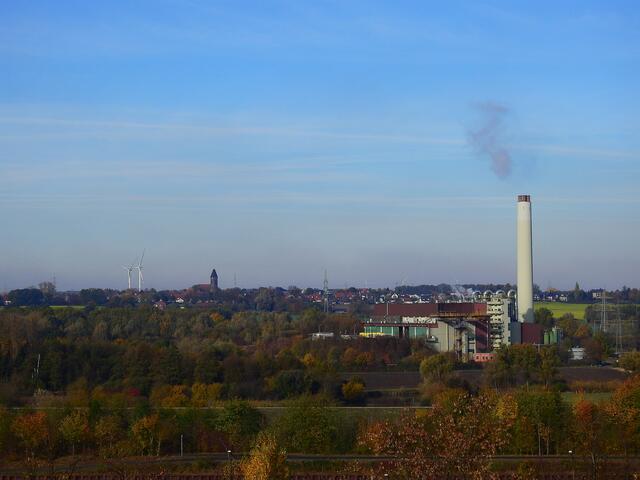 Blick von der Halde Schacht Franz Nord auf die MVA Hamm