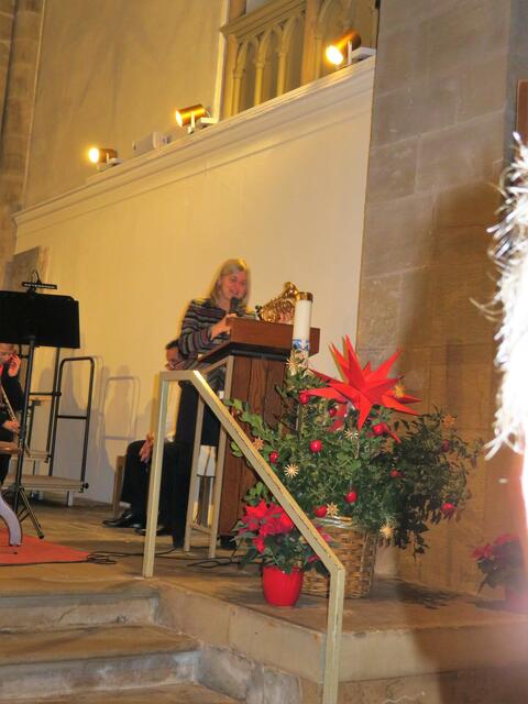 Frau Pastorin Junginger hält ein kleine Ansprache.