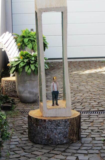 Der Mann im Kasten "Mentale Kathedrale" von Johannes Hepp (Freiburg).