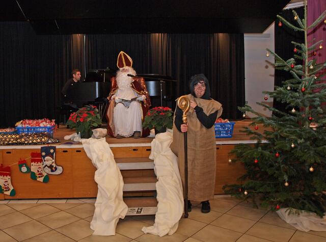 Überraschungsgäste: Nikolaus und Knecht Ruprecht