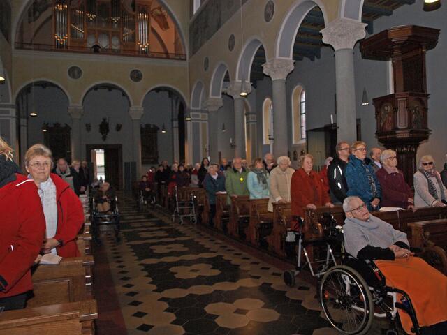 Gut besucht ist auch der Gottesdienst zum Auftakt