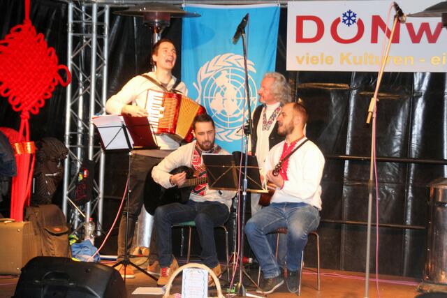Musik freudigen und sangeswütigen Ukrainern aus München.