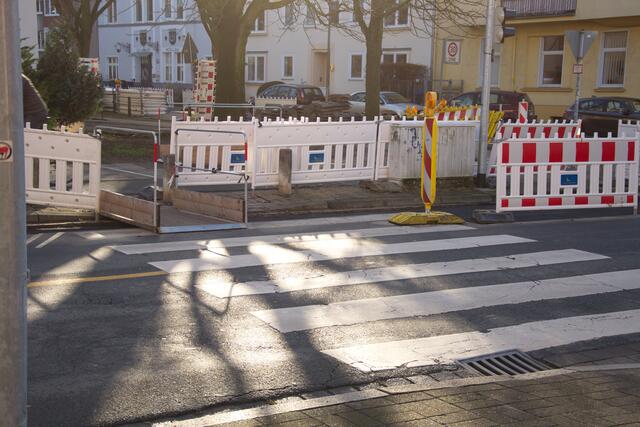 Die Hilfsbrücken sind ein Hindernis für Fahrer von elektrischen Krankenfahrstühlen.