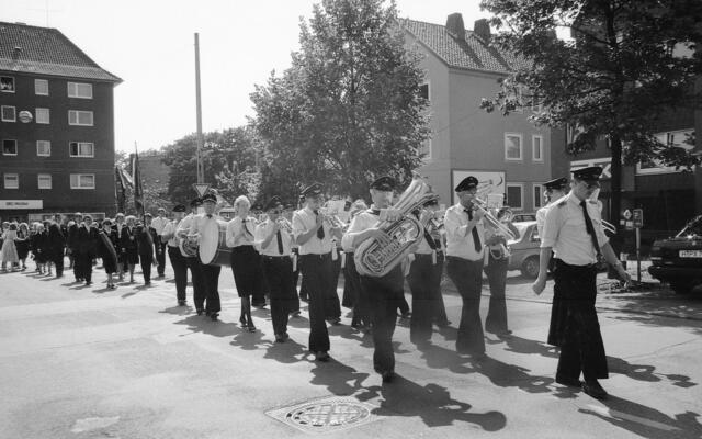 Schützenausmarsch in Wülfel Anfang August 1989.