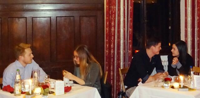 Beim Candle-Light-Dinner für Ehepaare im Hurlacher Schloss - Info-Link: http://www.marriage-week-landsberg.de - Foto-Veröffentlichung mit Genehmigung des Fotografen und der abgebildeten Personen (Foto: A. Matutis)