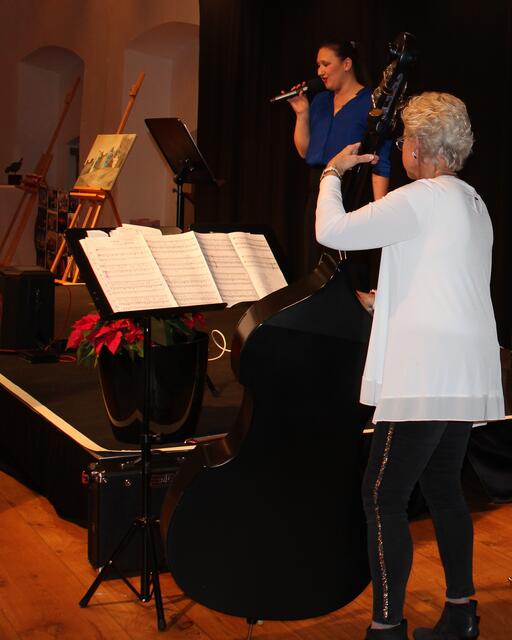 Die Chansons begeisterten. Foto: R. Nägele.