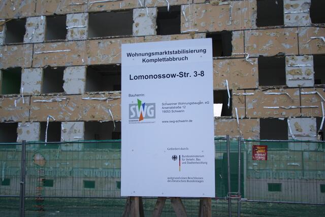 Gerade ist wieder ein Wohnungsbauprogramm zur Förderung von sozialen Wohnraum angelaufen. Dazu muss aber erstmal der Wohnungsmarkt stabilisiert werden.....