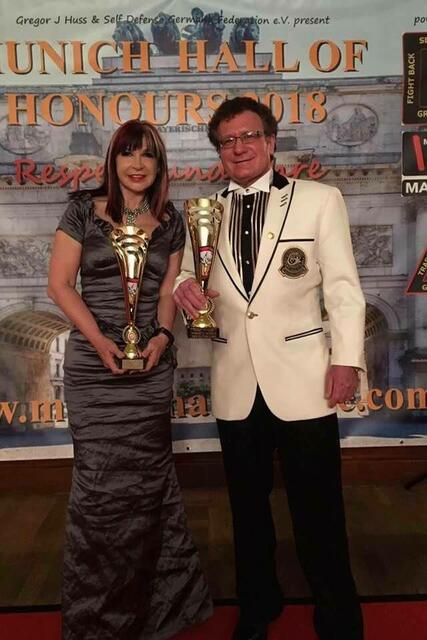 Die Awards -  Cynthia Rothrock "Alltime Queen of martial Arts Movies" und Dr. Robert Goldman "Ambassador to the World of Fitness, Health and Martial Arts 2018"