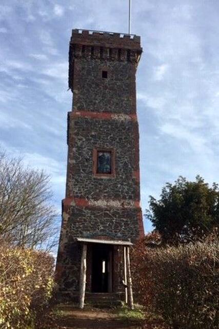 Der sanierungsbedürftige Bismarkturm | Foto: Fritz Vokuhl