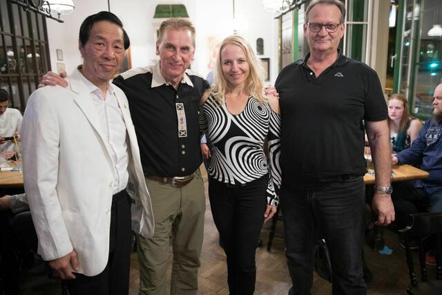 Welcome Party im UNIONS BRÄU Haidhausen am Freitag vor dem Event - Sifu Samuel Kwok, Gregor Huss, Daisy Lang, GM Erhard Kellner, A