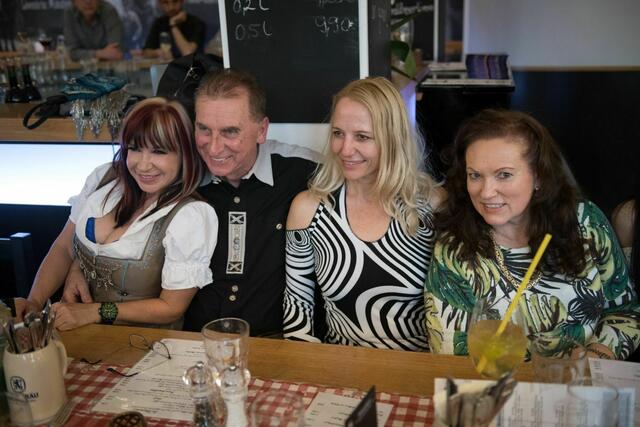 Welcome Party im UNIONS BRÄU Haidhausen am Freitag vor dem Event - cynthia Rothrock, Gregor Huss, Daisy Lang, Birgit Haempel