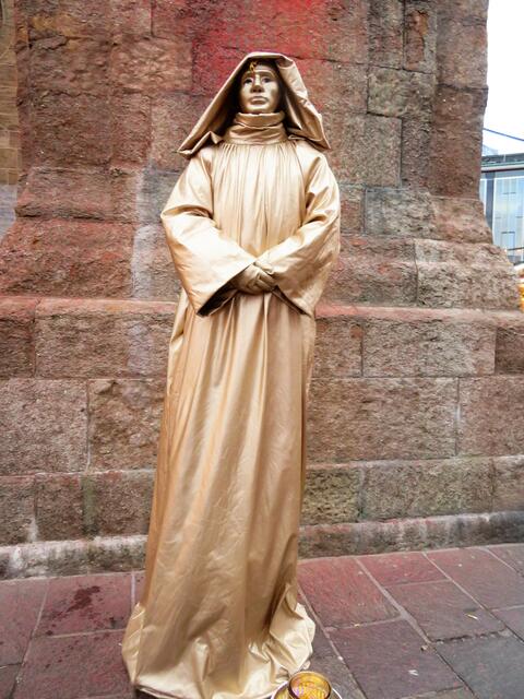 Mußte lange still stehen.