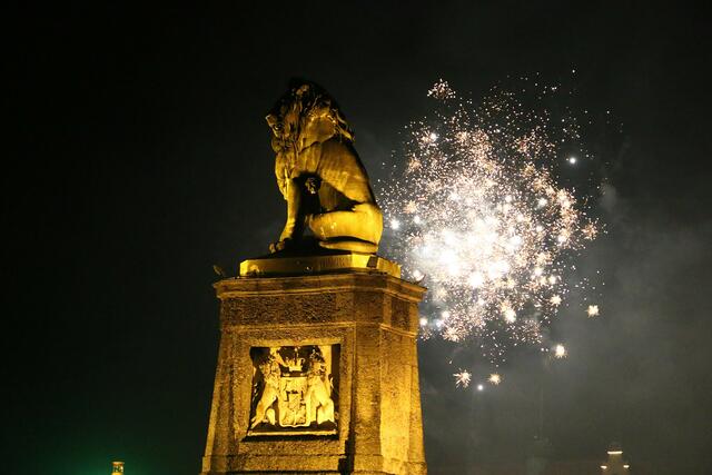 ... the lion sleeps tonight ...?  - No!