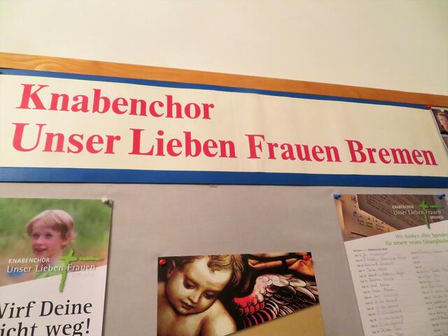 Wir hatten Glück,der Knabenchor war gerade beim Üben