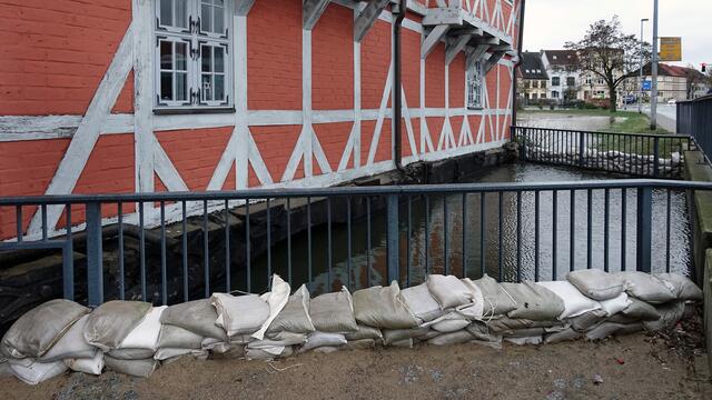 Das Fachwerkhaus „Altes Gewölbe“ überbrückt auf einem Tonnengewölbe den mittelalterlichen Stadtkanal „Runde Grube“. Foto: Helmut Kuzina