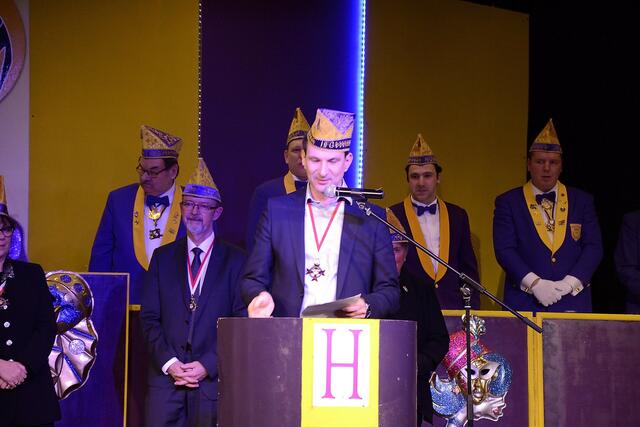 Mike Gärtner hält die Laudatio