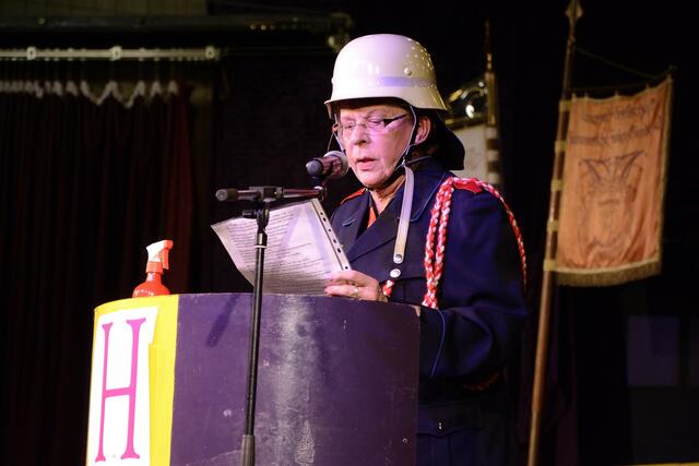 Rosi Siebert berichtet von der "Mutwilligen Feuerwehr"