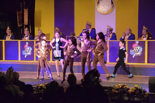 Showtanz "Es rappelt im Karton"