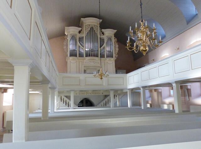 Die Pfarre war zunächst Kirchspiel, eine Mutterkirche, für 19 Dörfer, die sich im Laufe der Jahrhunderte nach und nach selbstständig machten. Im Jahr 1989 erhielt die Kirche eine neue Orgel.