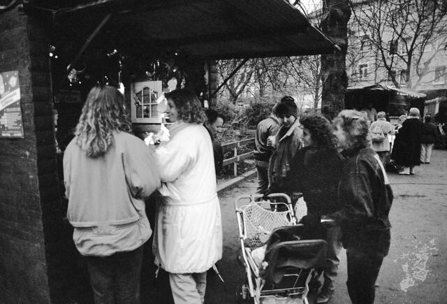 IDG-Adventsmarkt 1989 auf dem Fiedelerplatz.