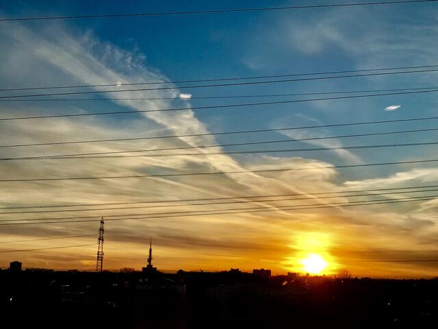 19. Januar 2019. Sonnenuntergang, gesehen im A2 Center in Altwarmbüchen. Hannover.
