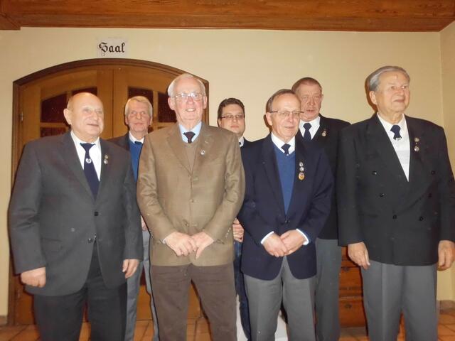 Günter Berg (40) Andreas Günzel (Vorsitzender) Kurt Hoffann (40) Dennis Marschner(2.SF)H Bosenius(1.SF)
Rainer Kollmann(2.Vors.) Hans Raschke(40) )