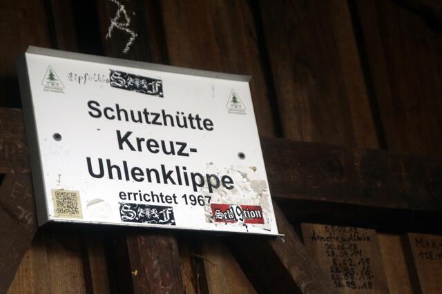 in der Schutzhütte auf dem Weg zum Kreuz des deutschen Osten hatten wir unsere Frühstückspause eingelegt