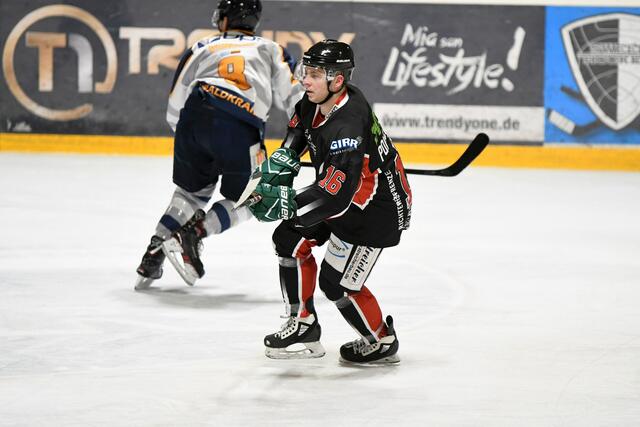 Aleksander Polaczek und der EHC Königsbrunn gehen ab sofort getrennte Wege.