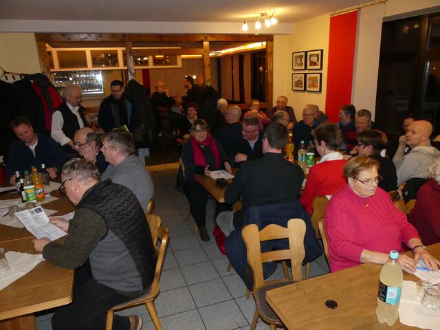 Das Vereinsheim war mit 50 Personen gut gefüllt