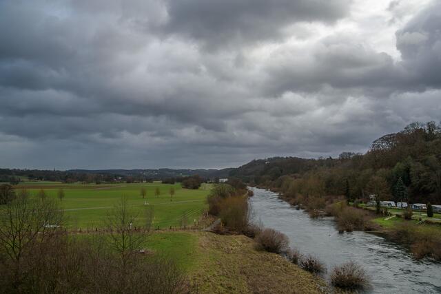 Ein Blick von der Kosterbrücke flussaufwärts