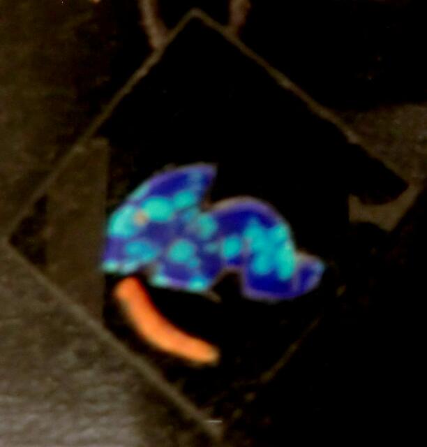 "blauer Hase mit Möhre"_Homage a Marc : Azurit, Koralle und Schiefer (mistöhr)