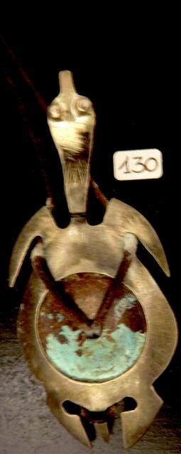 " schnappschildkröte" modifizierter Silberlöffel und Türkisscheibe(mistöhr). Die Verwendung von 800-er Silber (statt 925 Sterlingsilber) führt  zu gewollt farbigen Oxidationsspuren.