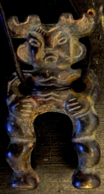 Neolithisches Idol (Jomon) aus Jade, Japan