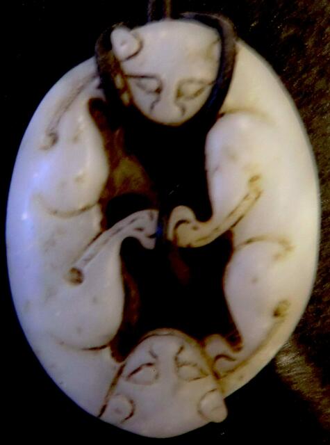 Löwen-ying-yang aus China, Quarzit, 10. Jhdt.